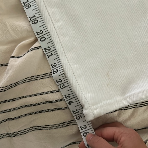 Anthropologie X CQY Straight Leg High Rise Jeans in White. Size 28X26 - Picture 9 of 16